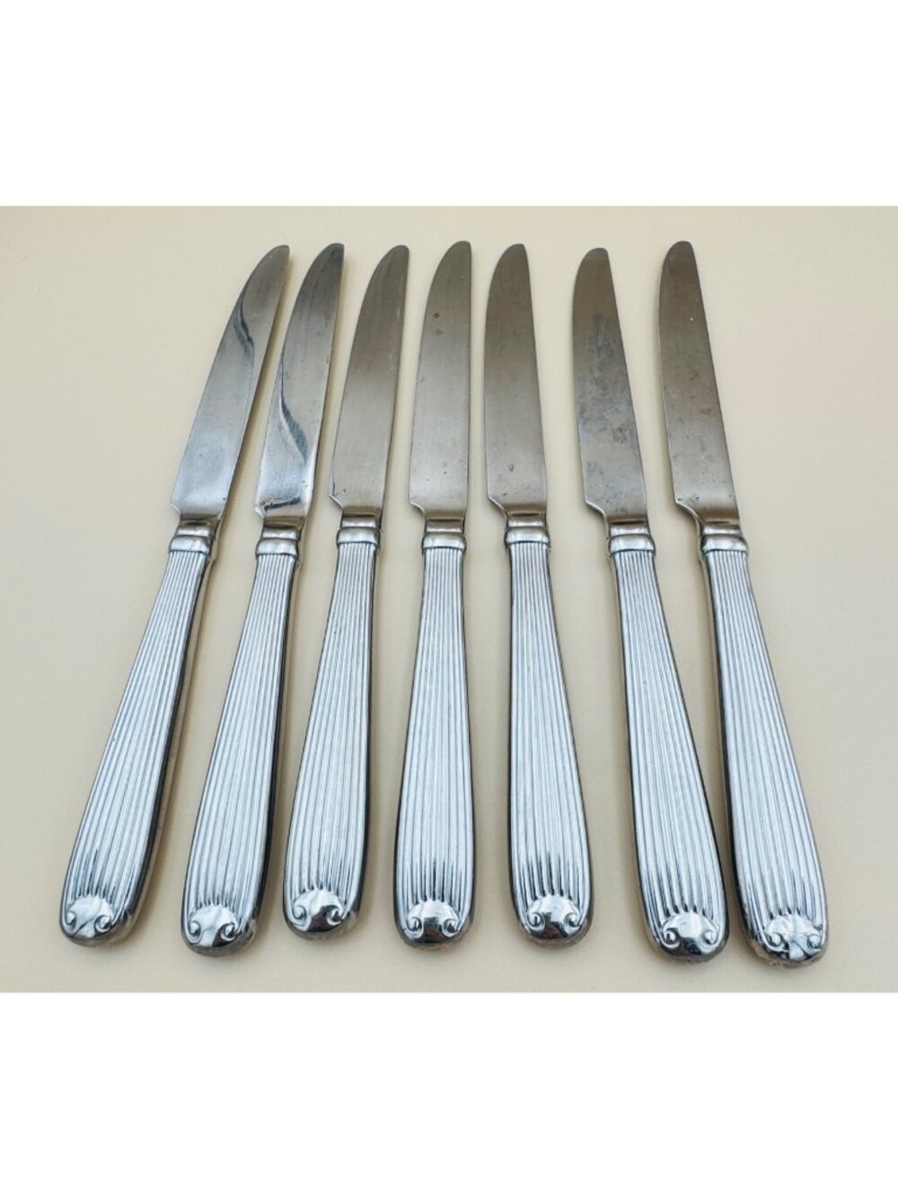 7 Reed & Barton FLUTED SCROLL Dinner Knives Stainless Steel
